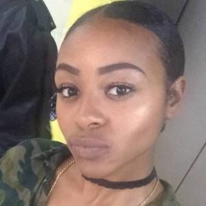 Meet your Posher, Adrianne